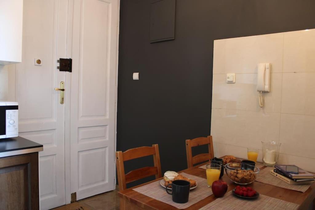 Dominican Square By Hashtag Apartments Krakow Luaran gambar